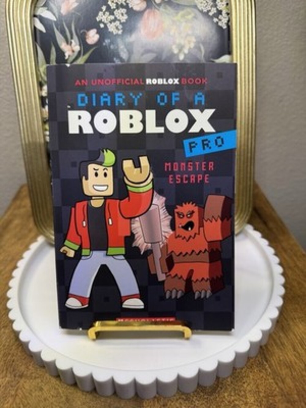 Monster Escape (Diary of a Roblox Pro 1: an AFK Book) by Ari Avatar (2023, Trad